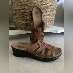💗 CLARKS Bendables sandals 7.5 leather shoes Lexi Holly slides slip on brown